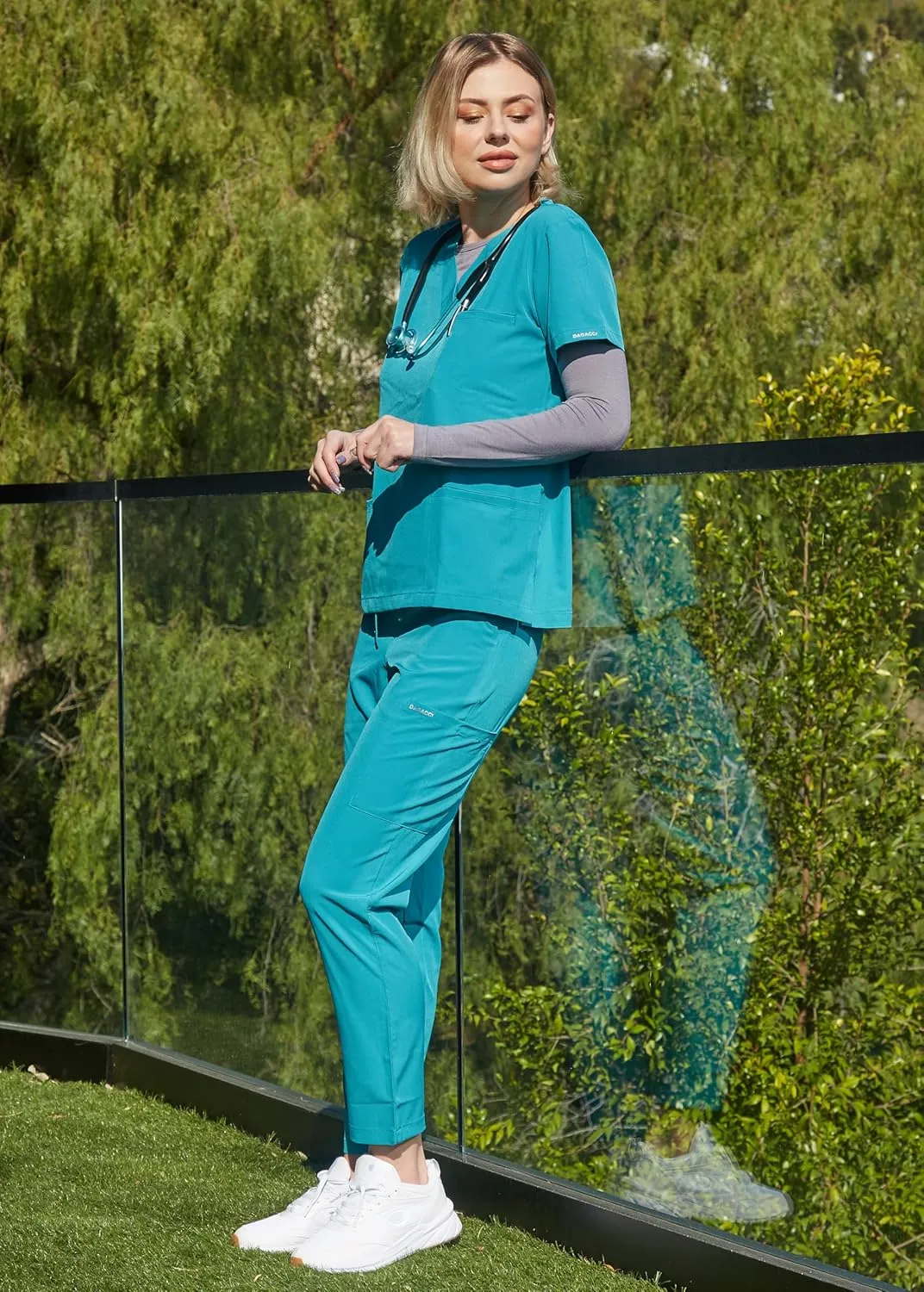 Dagacci Medical Uniform Unisex 4-Way Stretch Scrubs Set Top and Pants
