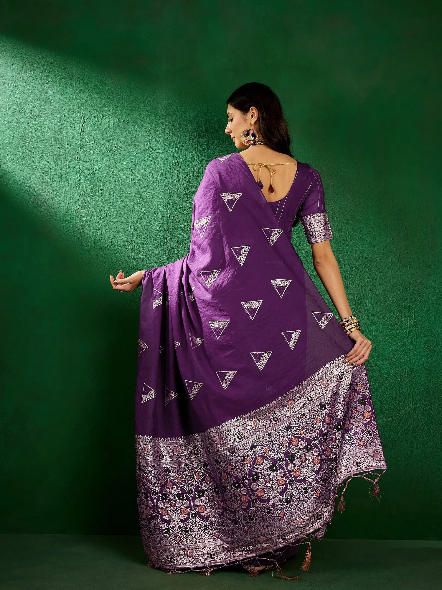 Women Party Wear Dola Cotton Saree With Un Stitched Blouse