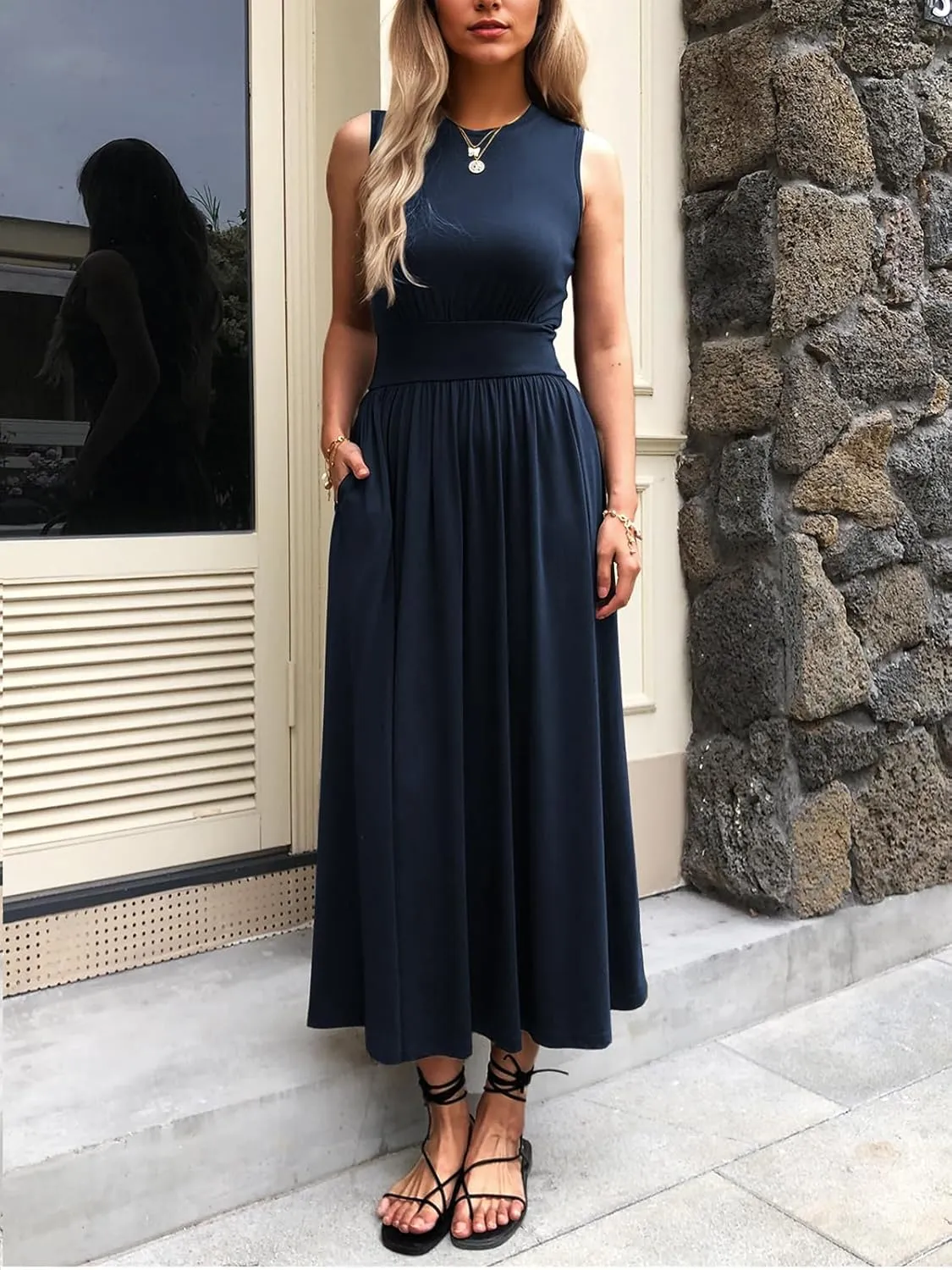 Women's Sleeveless Summer Maxi Dress Crewneck Casual Swing Pleated Long Dresses with Pockets